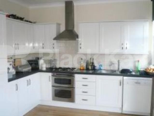 			4 Bedroom, 1 bath, 1 reception House			 Muswell Hill Place, MUSWELL HILL N10